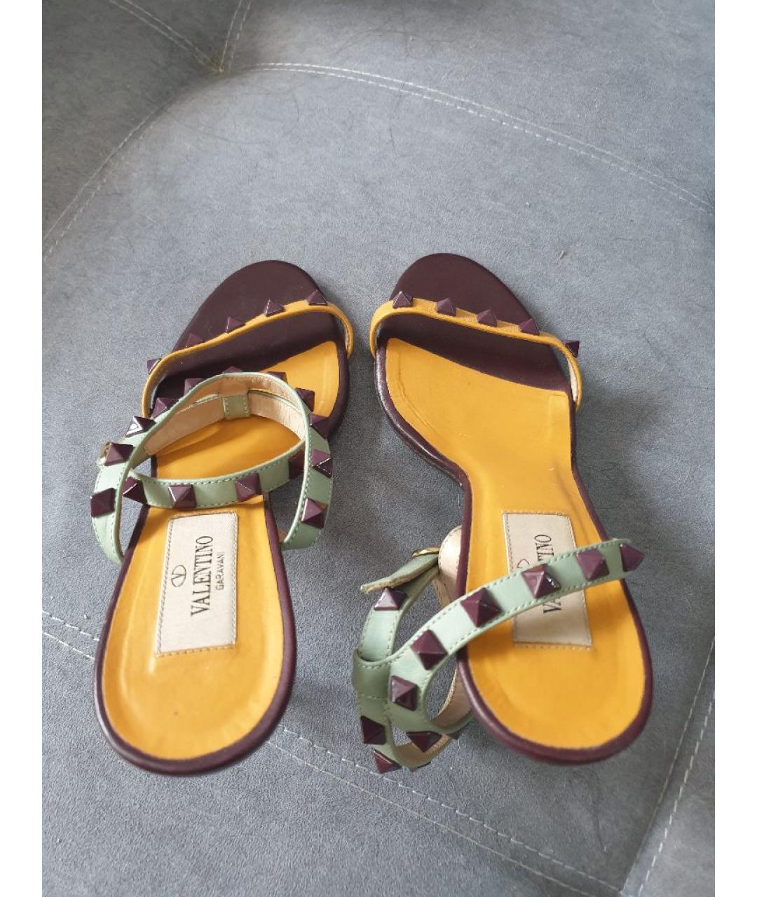 VALENTINO Желтые кожаные босоножки, фото 3