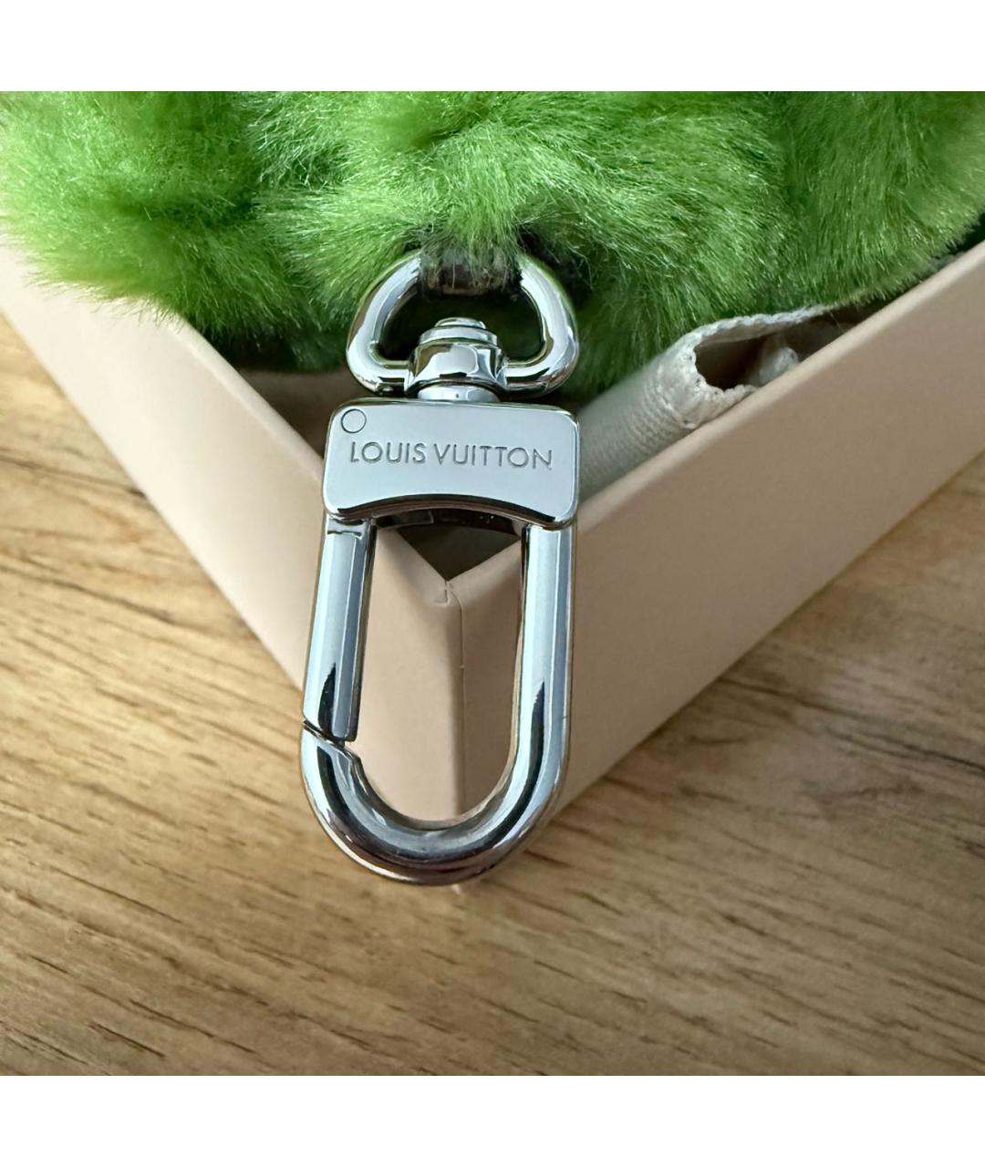 LOUIS VUITTON Зеленый брелок, фото 3
