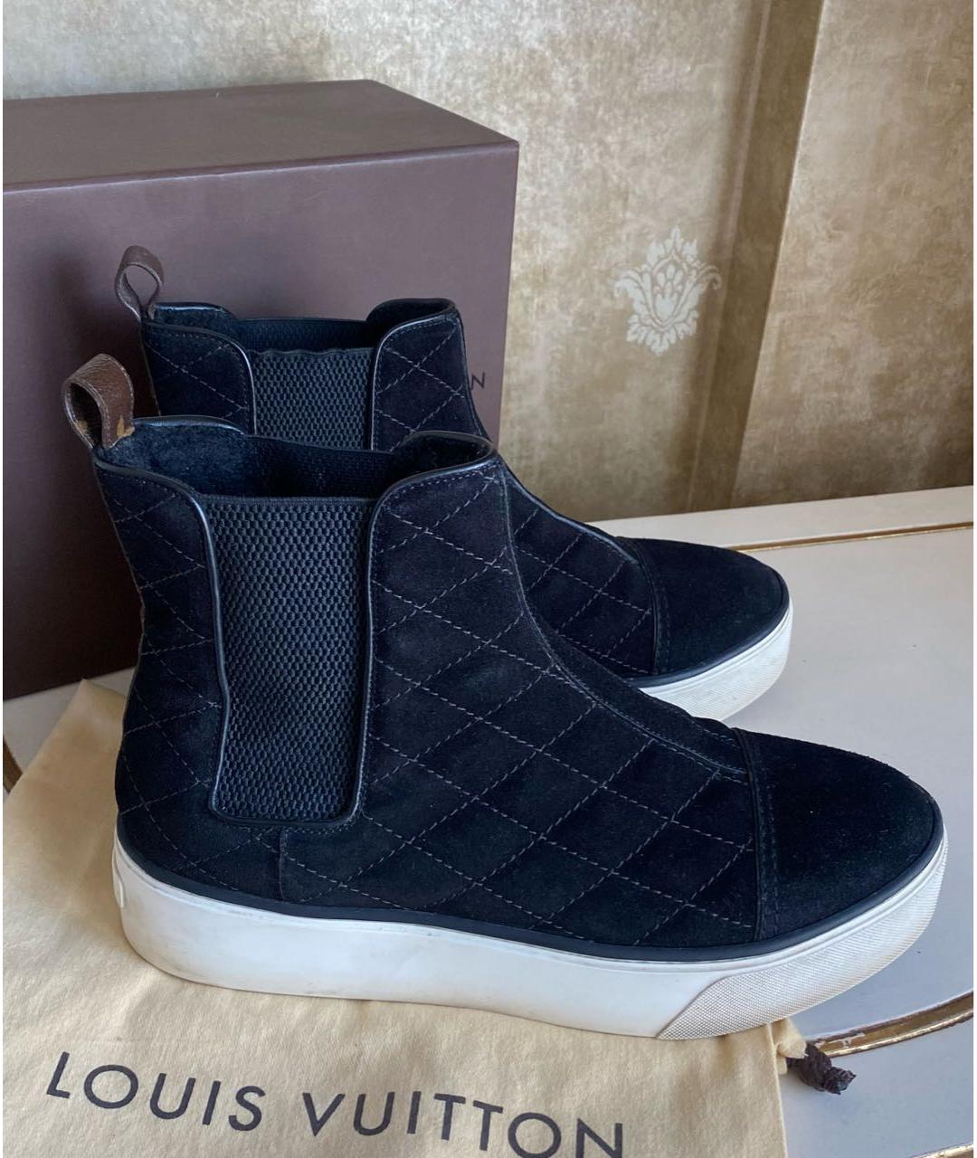 LOUIS VUITTON Черные замшевые ботинки, фото 4