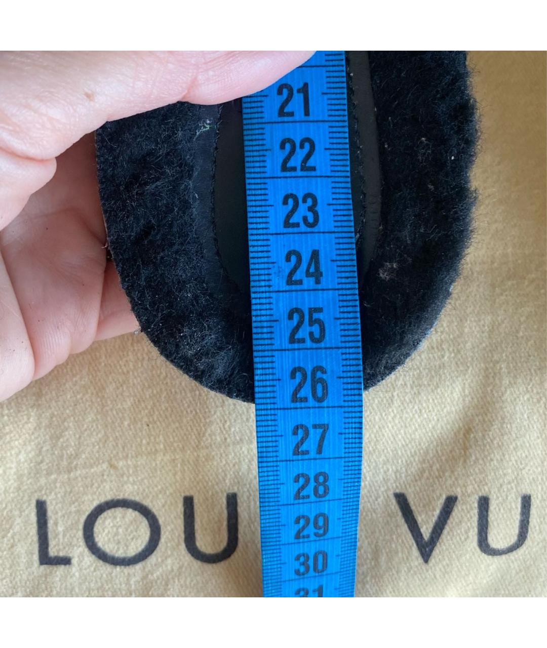 LOUIS VUITTON Черные замшевые ботинки, фото 5