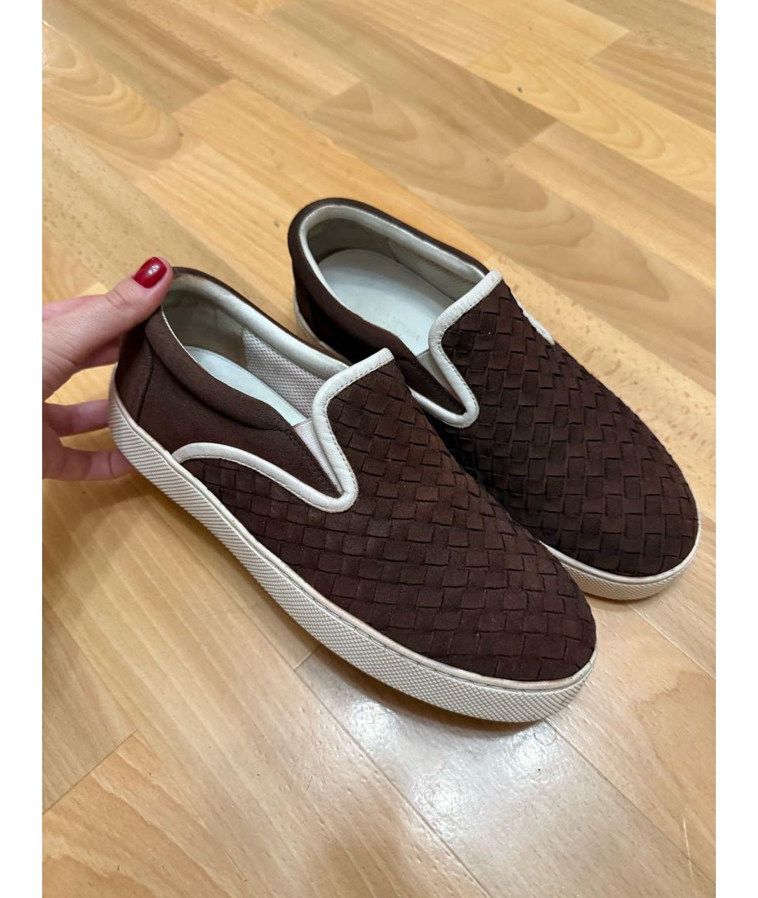 BOTTEGA VENETA Коричневые замшевые слипоны, фото 2