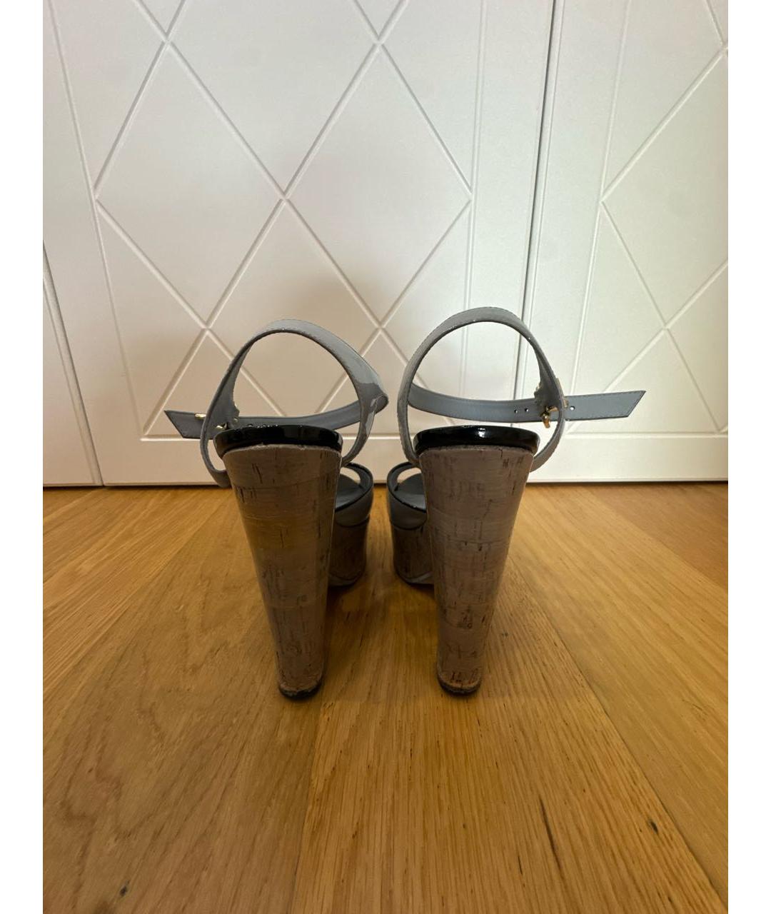 FENDI Голубые босоножки из лакированной кожи, фото 4