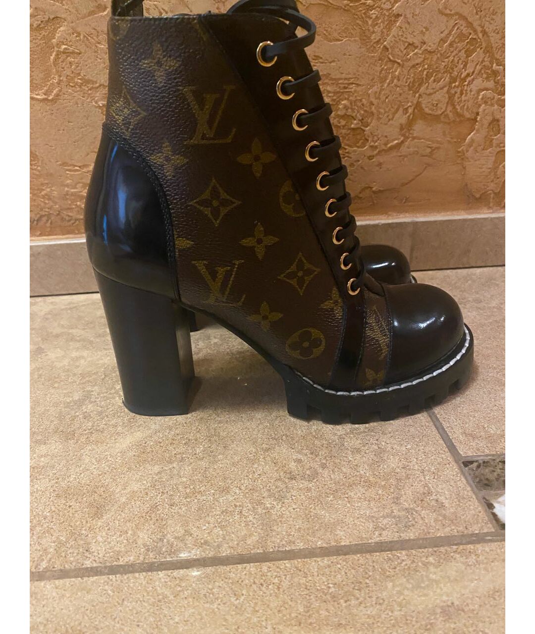 LOUIS VUITTON Коричневые кожаные ботильоны, фото 9
