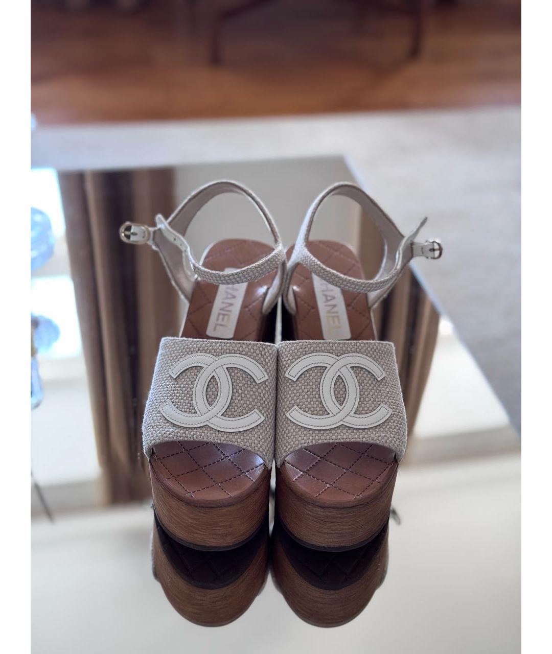 CHANEL Бежевые текстильные босоножки, фото 2