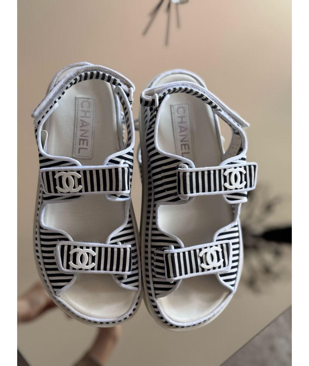 CHANEL Белые текстильные босоножки, фото 2