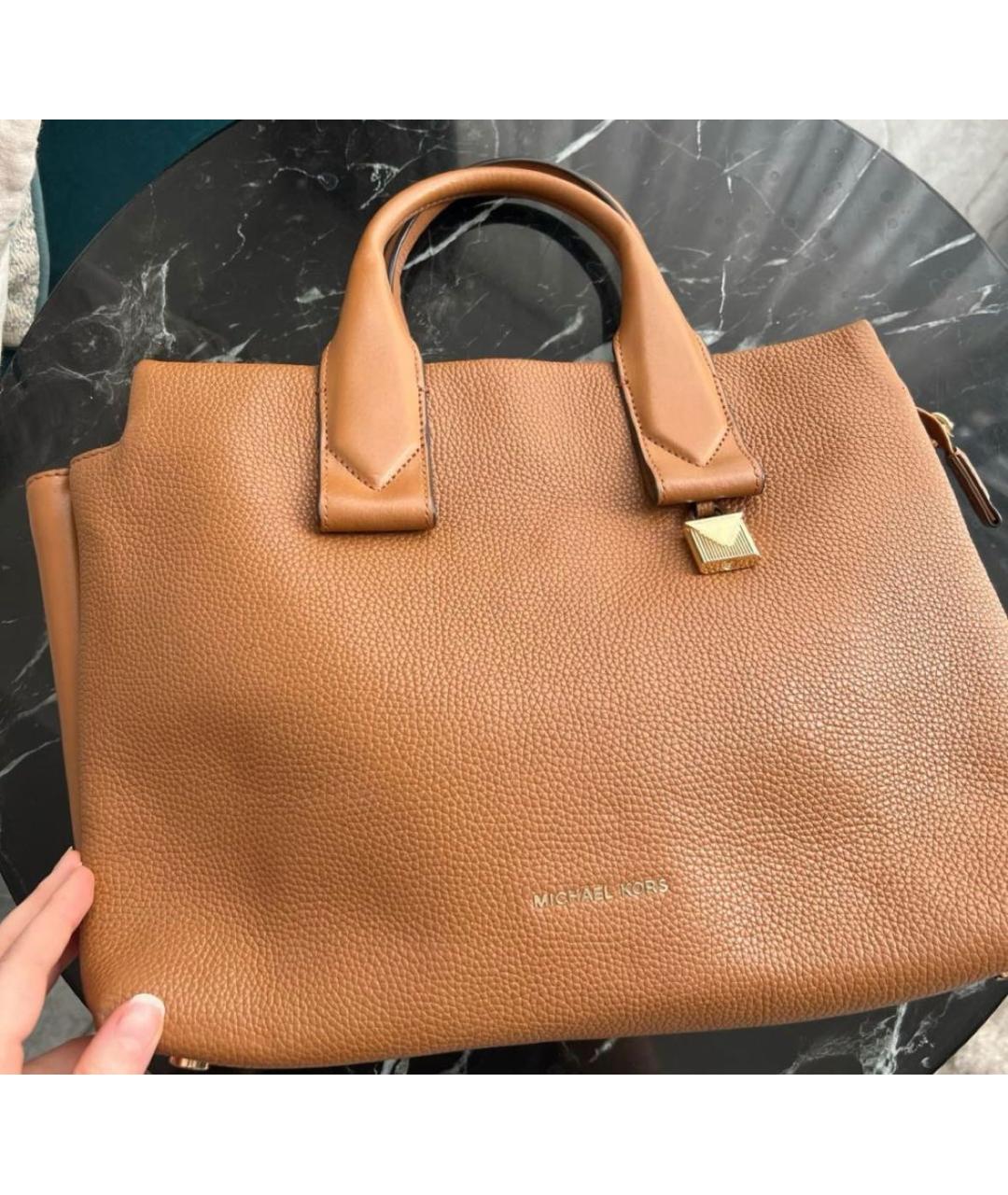 MICHAEL KORS Коричневая кожаная сумка с короткими ручками, фото 3