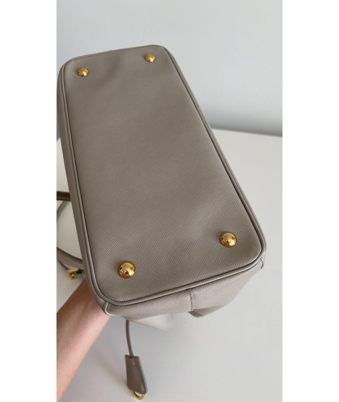 PRADA Серая кожаная сумка с короткими ручками, фото 8