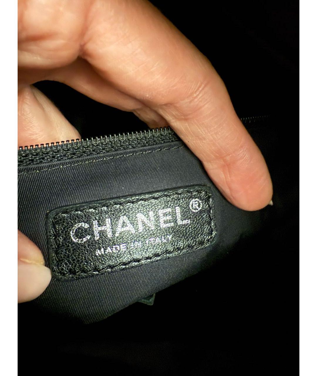 CHANEL Черная кожаная сумка с короткими ручками, фото 6