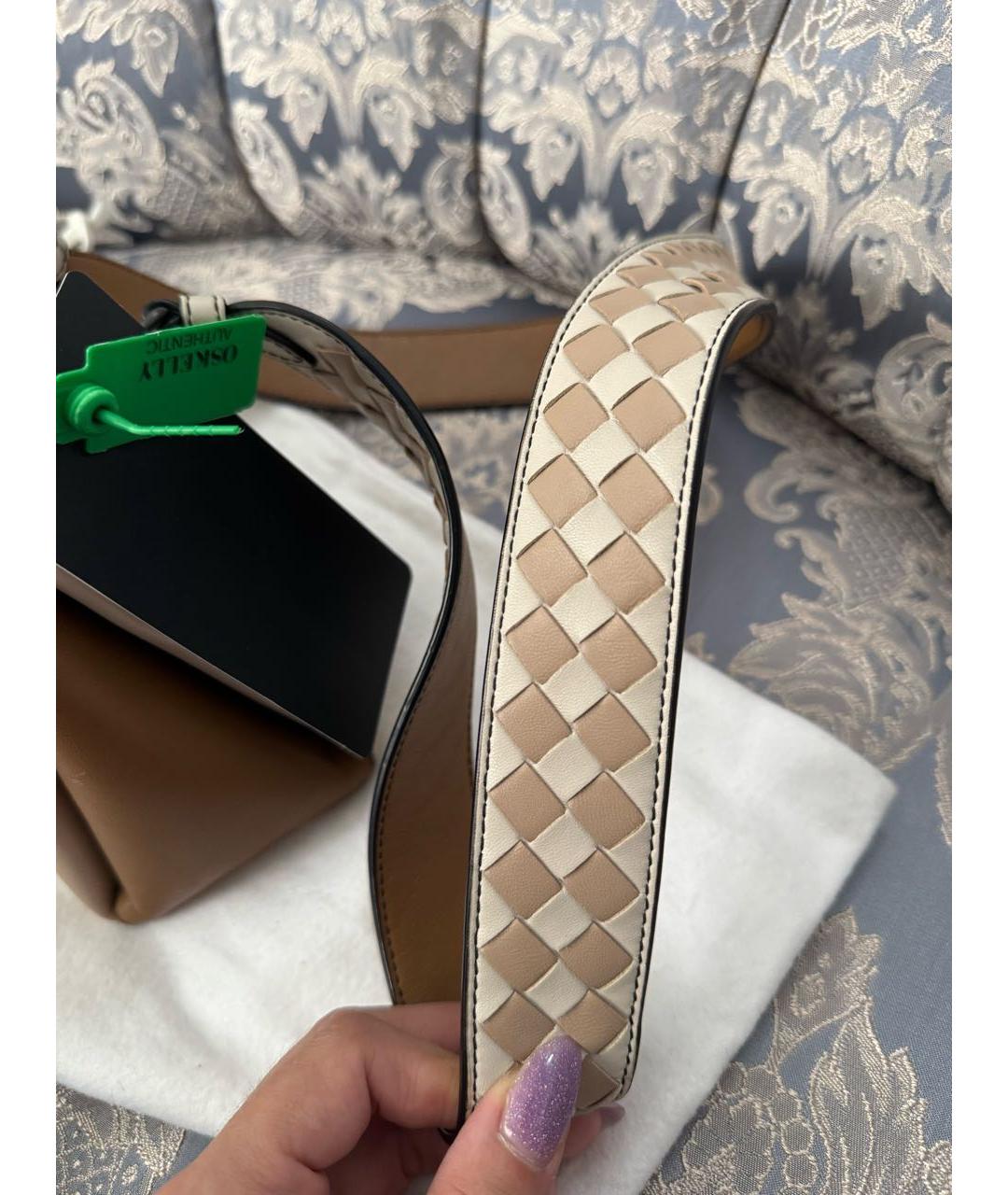 BOTTEGA VENETA Бежевая кожаная сумка с короткими ручками, фото 7