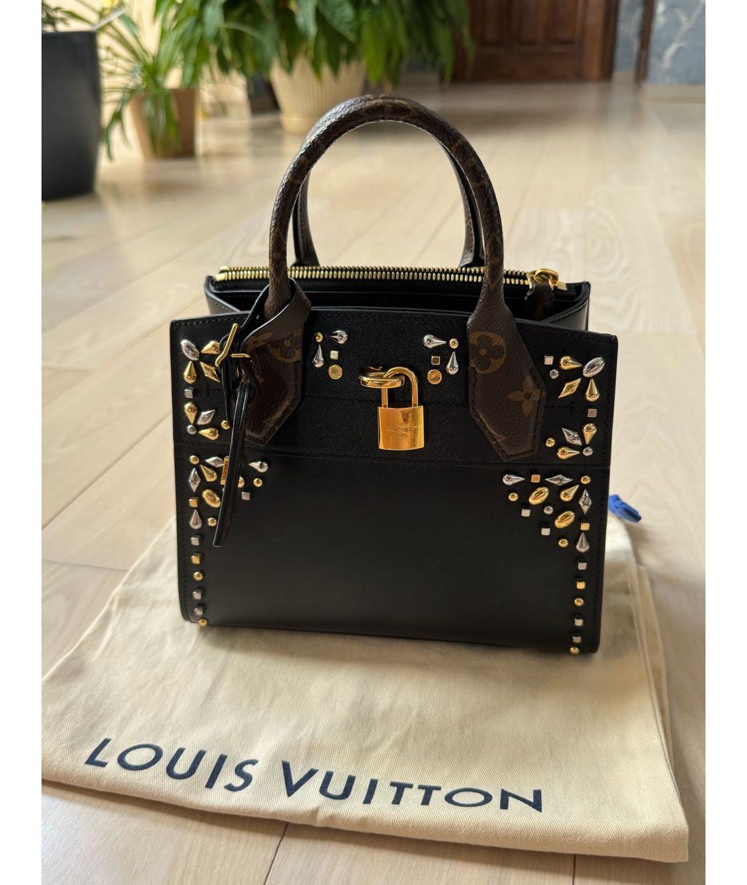 LOUIS VUITTON Черная кожаная сумка с короткими ручками, фото 2