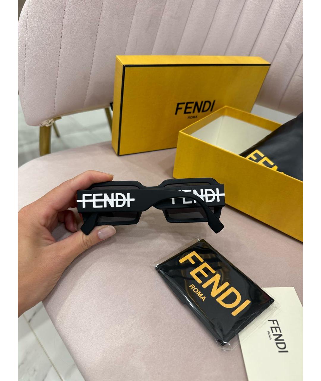 FENDI Черные пластиковые солнцезащитные очки, фото 3