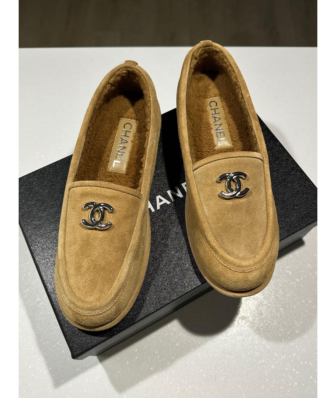 CHANEL Бежевые замшевые лоферы, фото 2