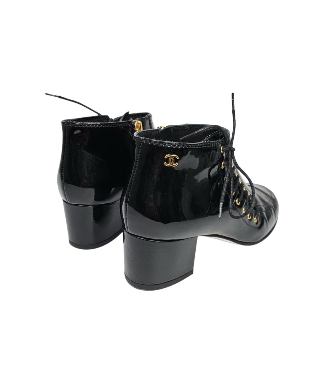 CHANEL Черные ботильоны из лакированной кожи, фото 5