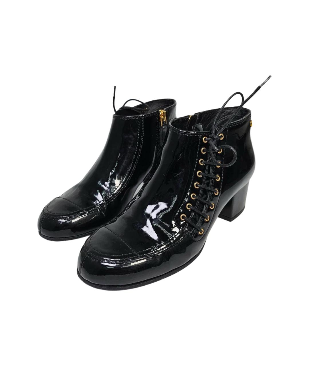 CHANEL Черные ботильоны из лакированной кожи, фото 3