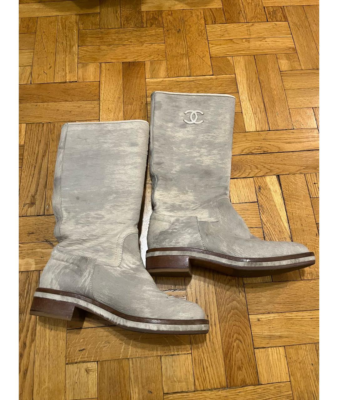 CHANEL Белые сапоги из экзотической кожи, фото 5