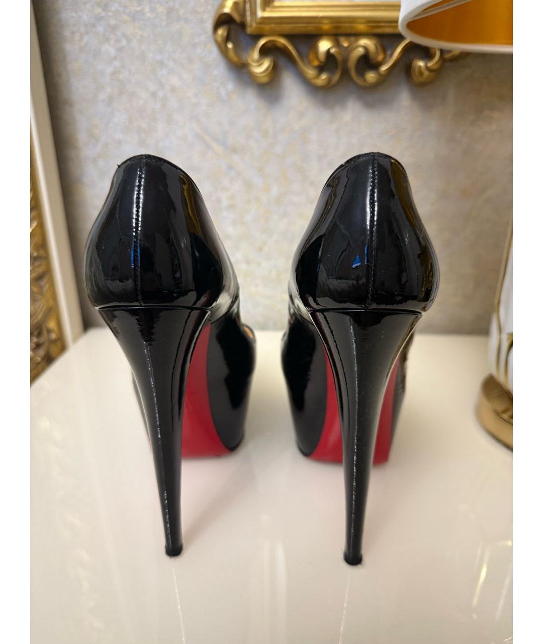 CHRISTIAN LOUBOUTIN Черные туфли из лакированной кожи, фото 4