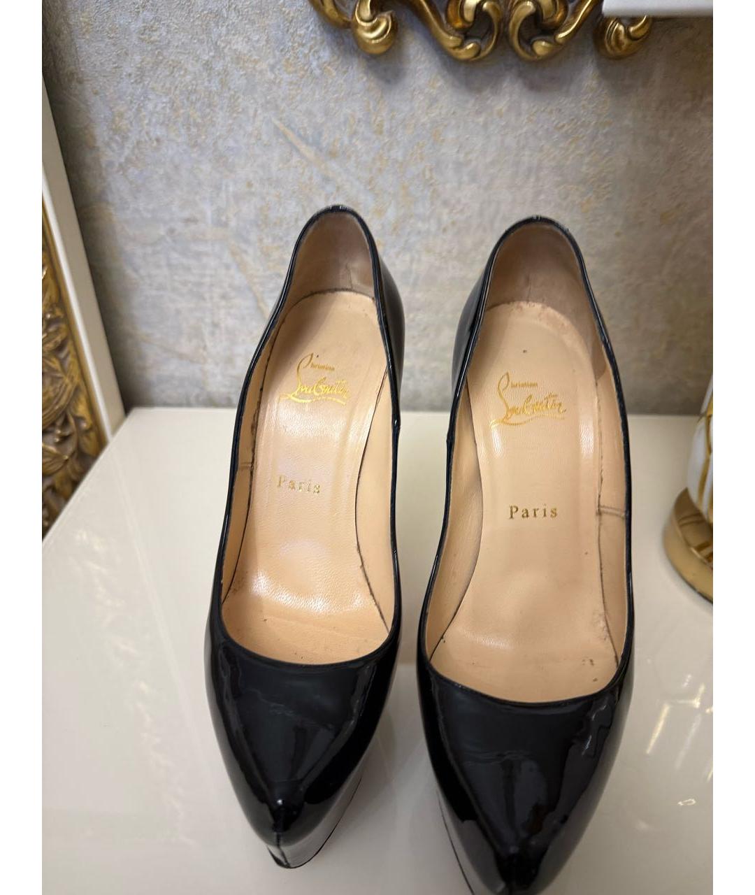 CHRISTIAN LOUBOUTIN Черные туфли из лакированной кожи, фото 2