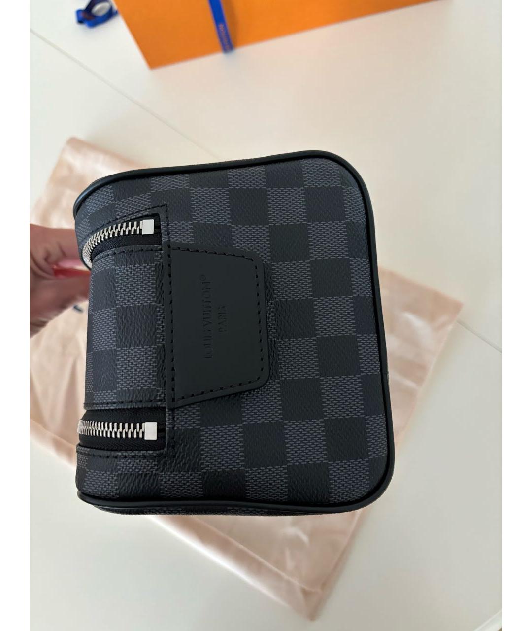 LOUIS VUITTON Серая косметичка, фото 8