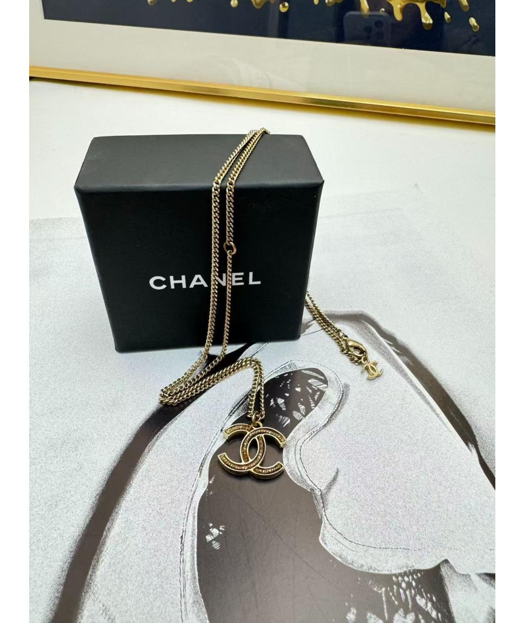 CHANEL Золотая металлическая подвеска, фото 3