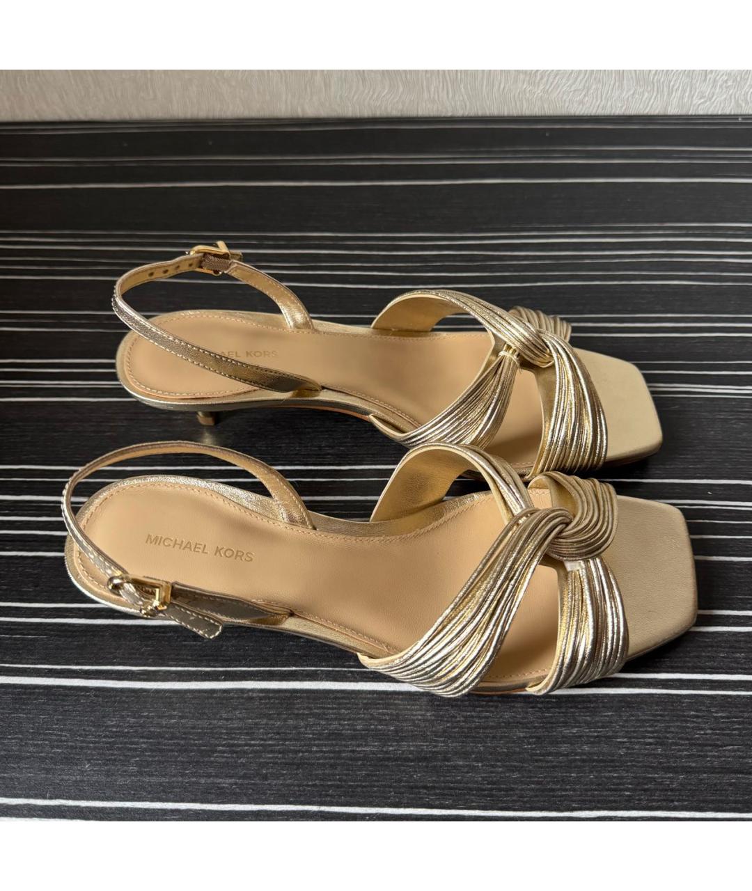 MICHAEL KORS Золотые кожаные туфли, фото 2