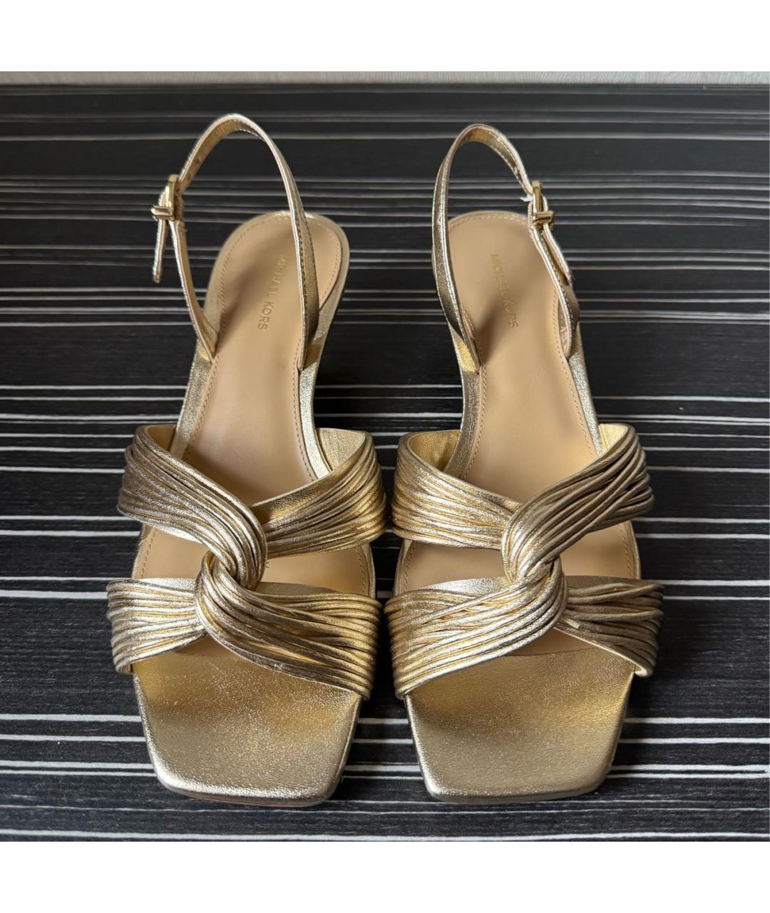 MICHAEL KORS Золотые кожаные туфли, фото 2