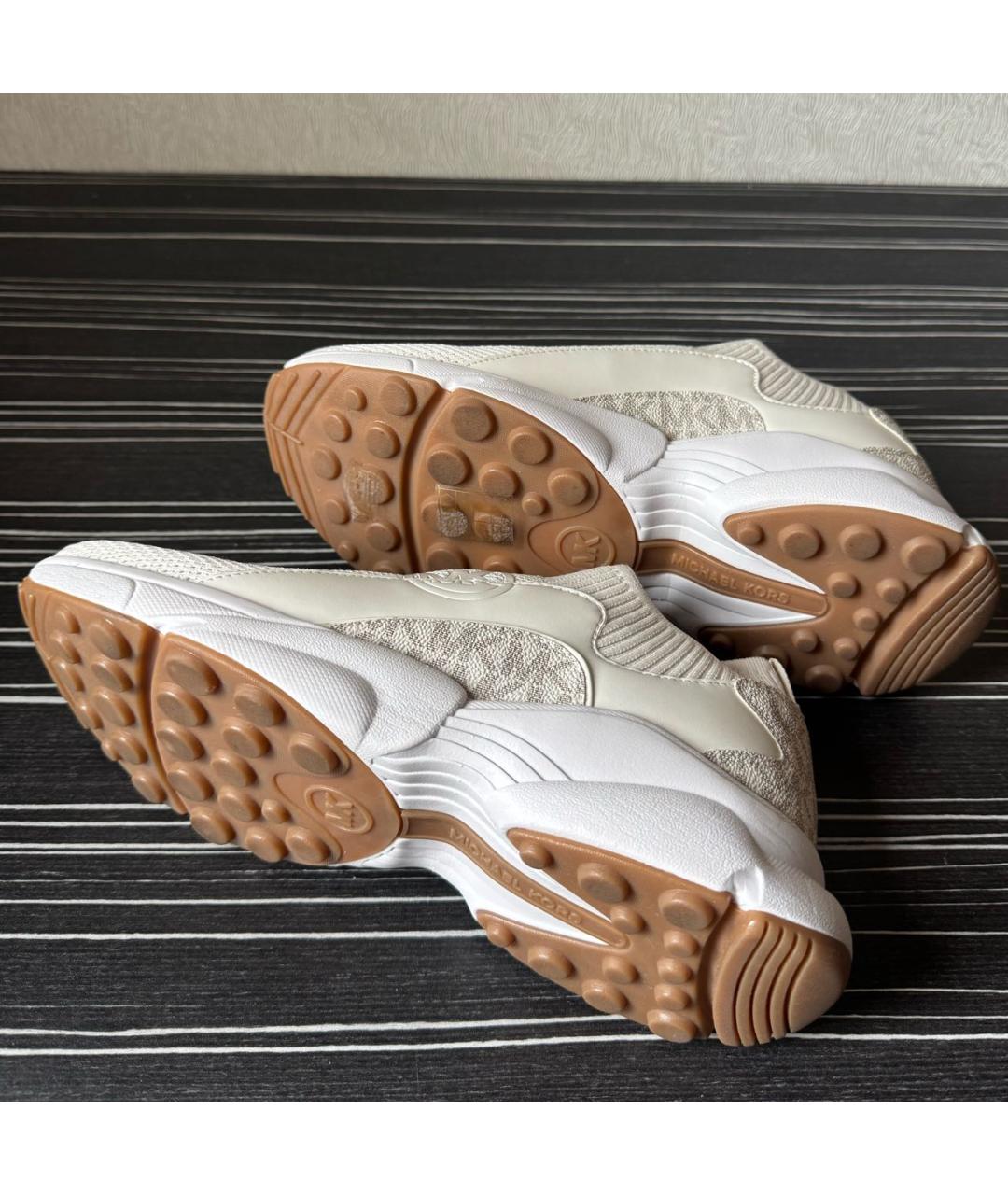 MICHAEL KORS Бежевые кожаные кроссовки, фото 6