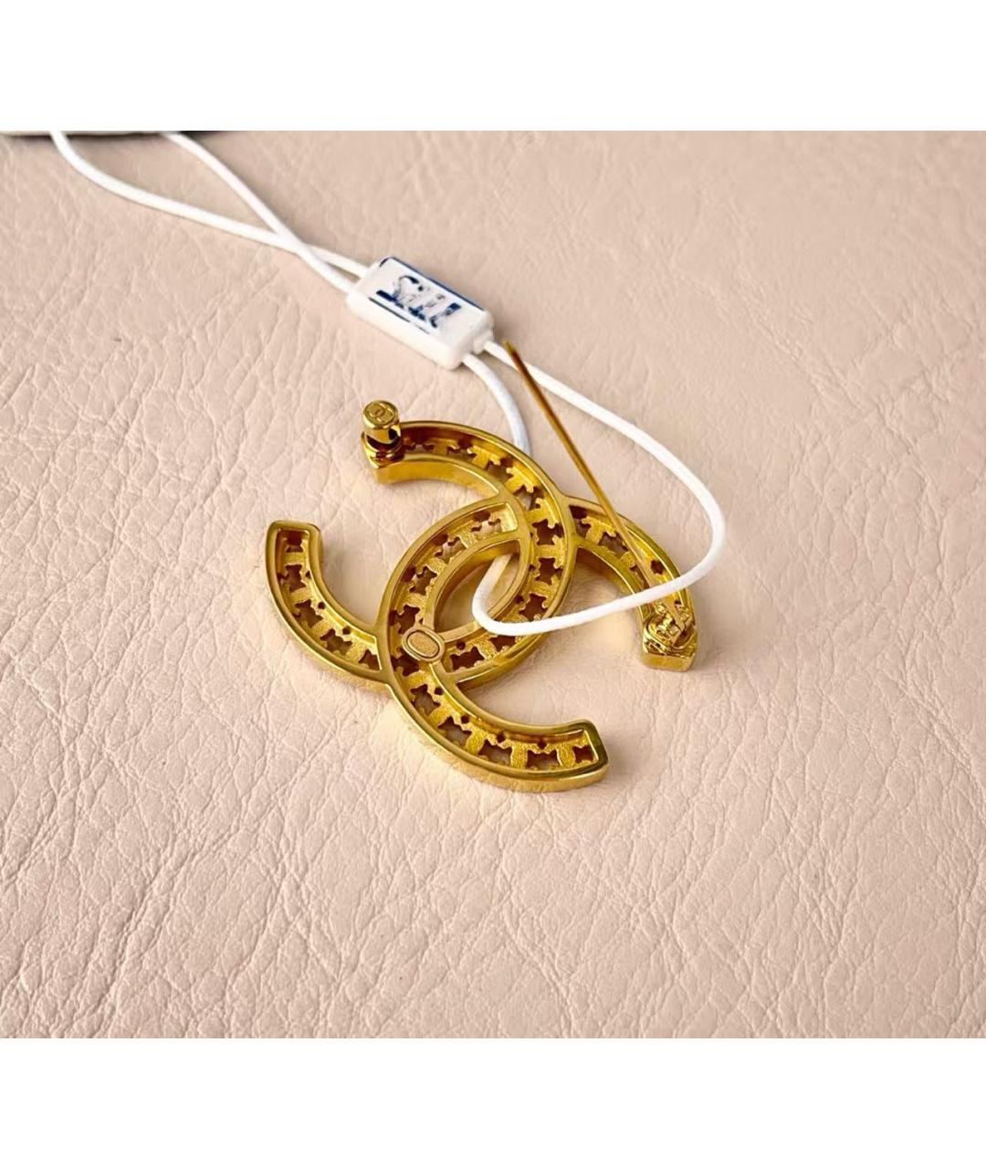 CHANEL Золотая металлическая брошь, фото 3