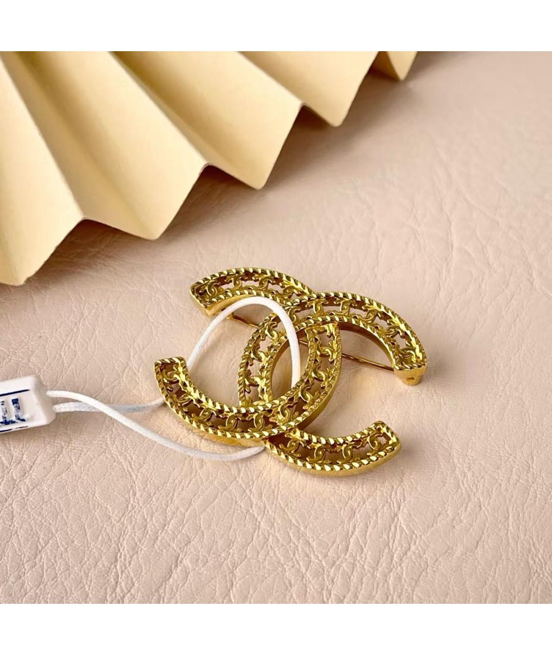 CHANEL Золотая металлическая брошь, фото 5