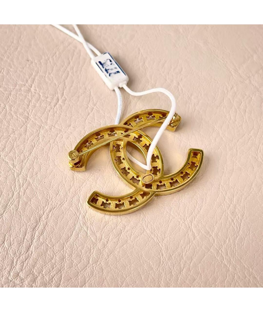 CHANEL Золотая металлическая брошь, фото 4