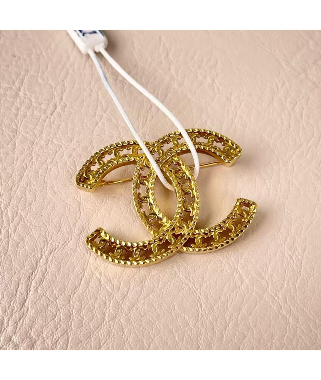 CHANEL Золотая металлическая брошь, фото 2