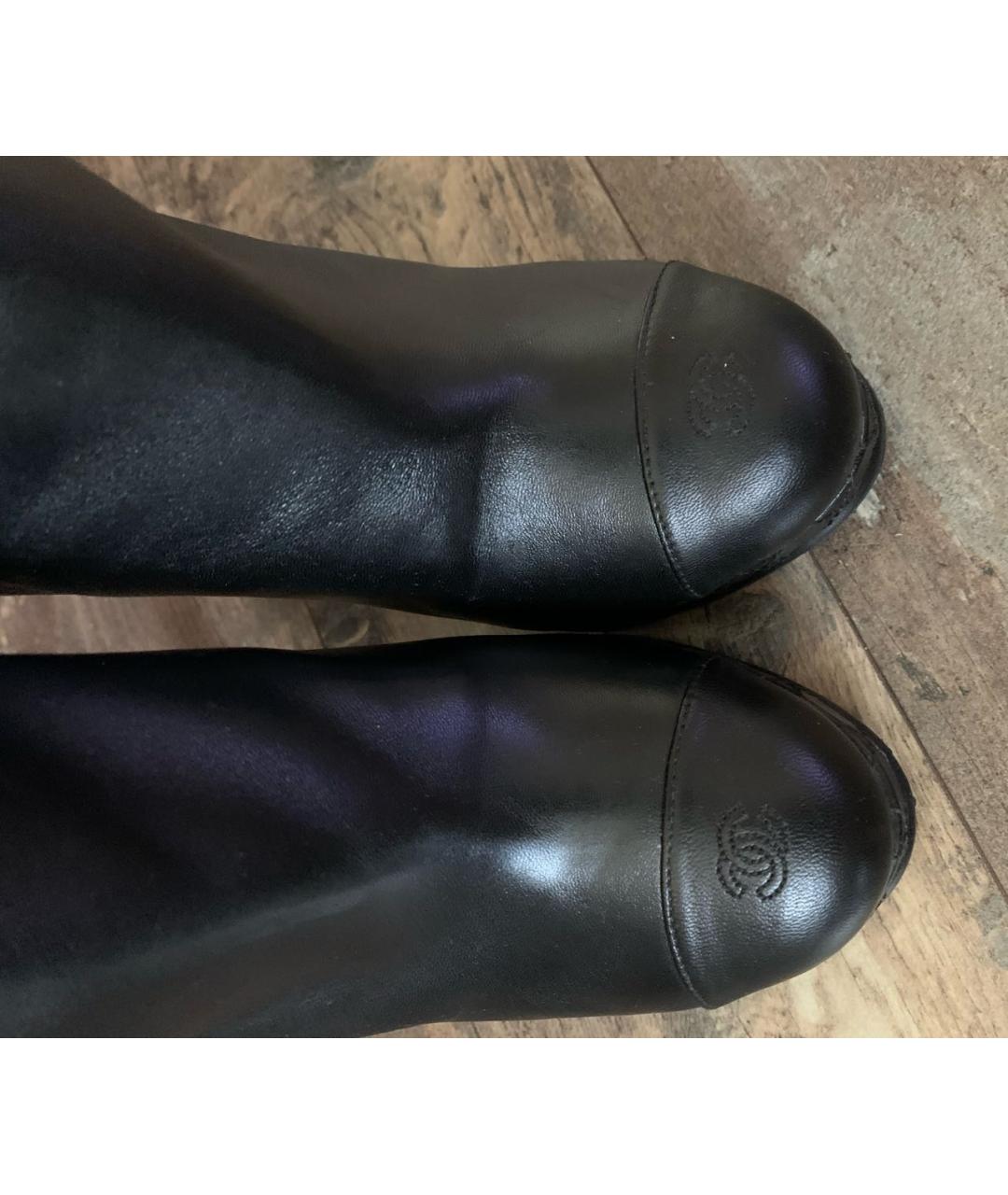 CHANEL Черные кожаные сапоги, фото 3