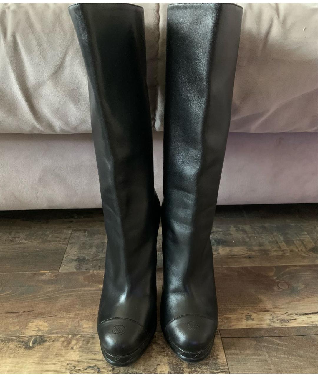 CHANEL Черные кожаные сапоги, фото 2