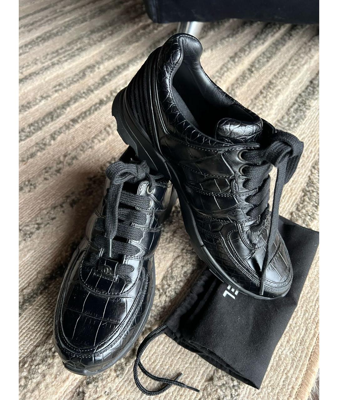 CHANEL Черные кроссовки из экзотической кожи, фото 3