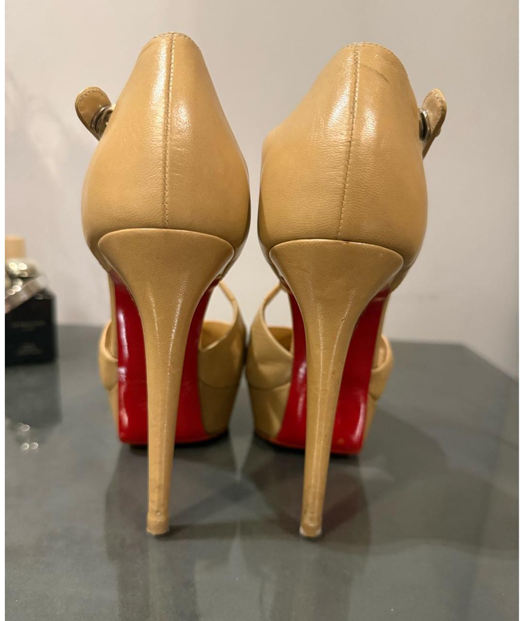 CHRISTIAN LOUBOUTIN Бежевые кожаные туфли, фото 4
