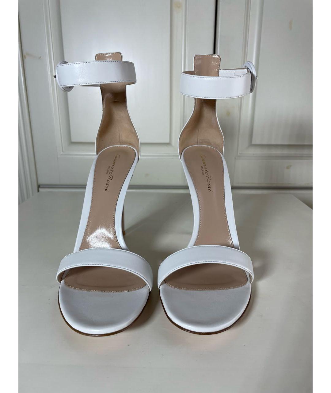 GIANVITO ROSSI Белые кожаные босоножки, фото 4