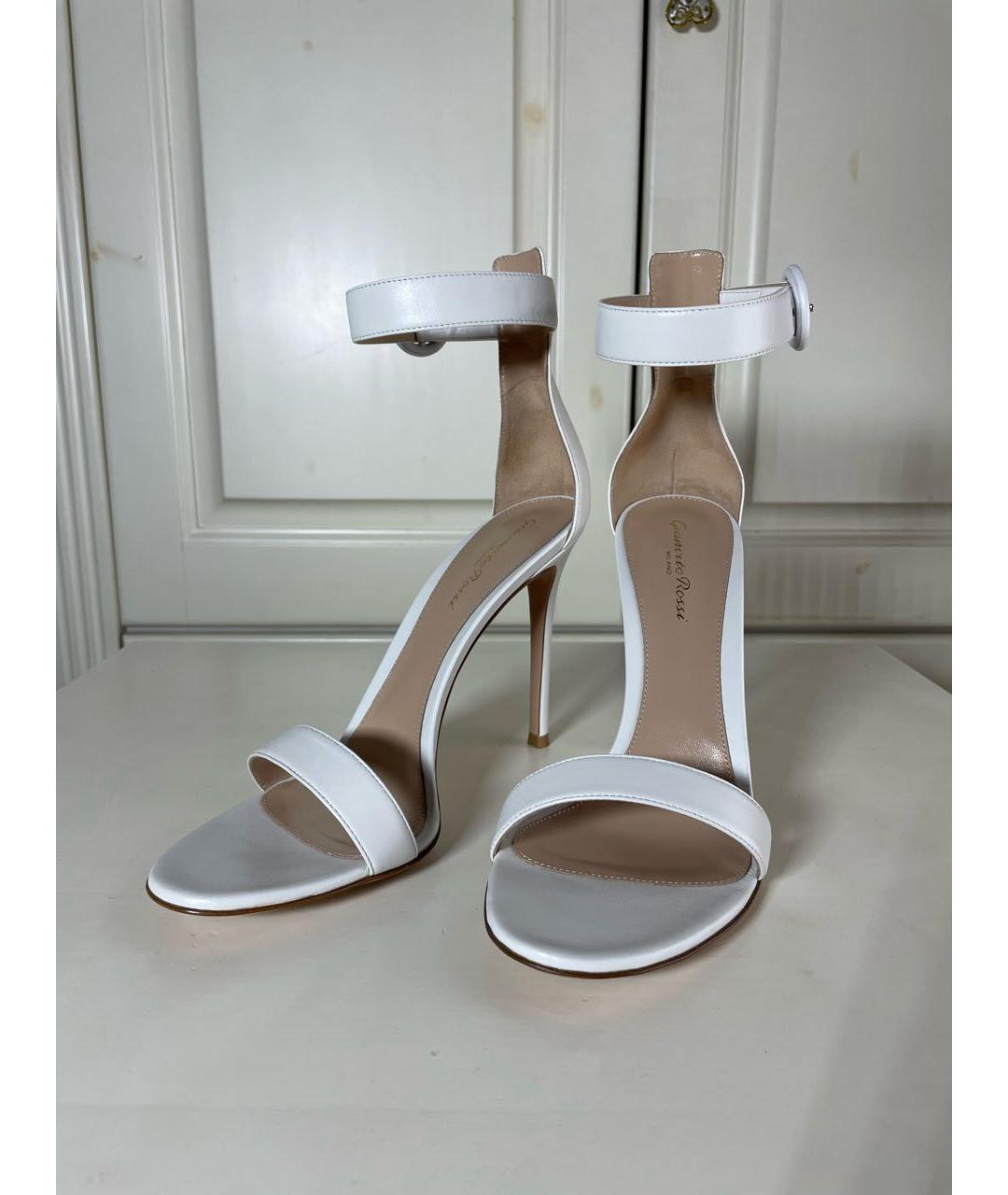 GIANVITO ROSSI Белые кожаные босоножки, фото 3