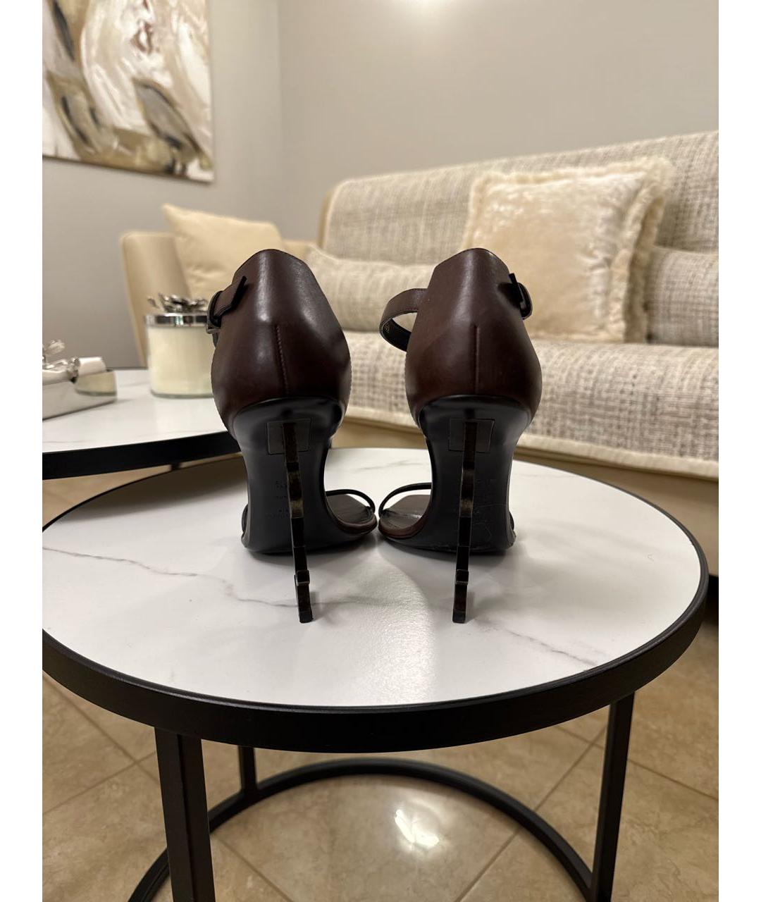 SAINT LAURENT Коричневые кожаные босоножки, фото 4