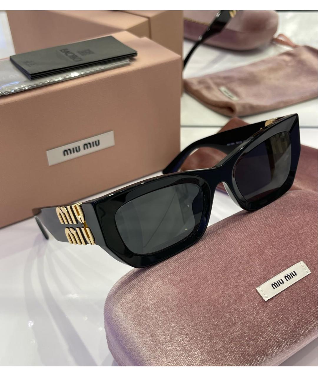 MIU MIU Черные пластиковые солнцезащитные очки, фото 4