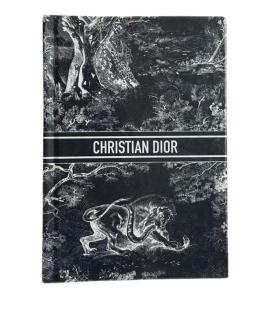 CHRISTIAN DIOR Книга