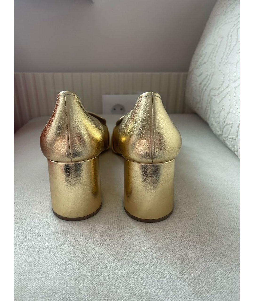 PRADA Золотые кожаные лоферы, фото 4