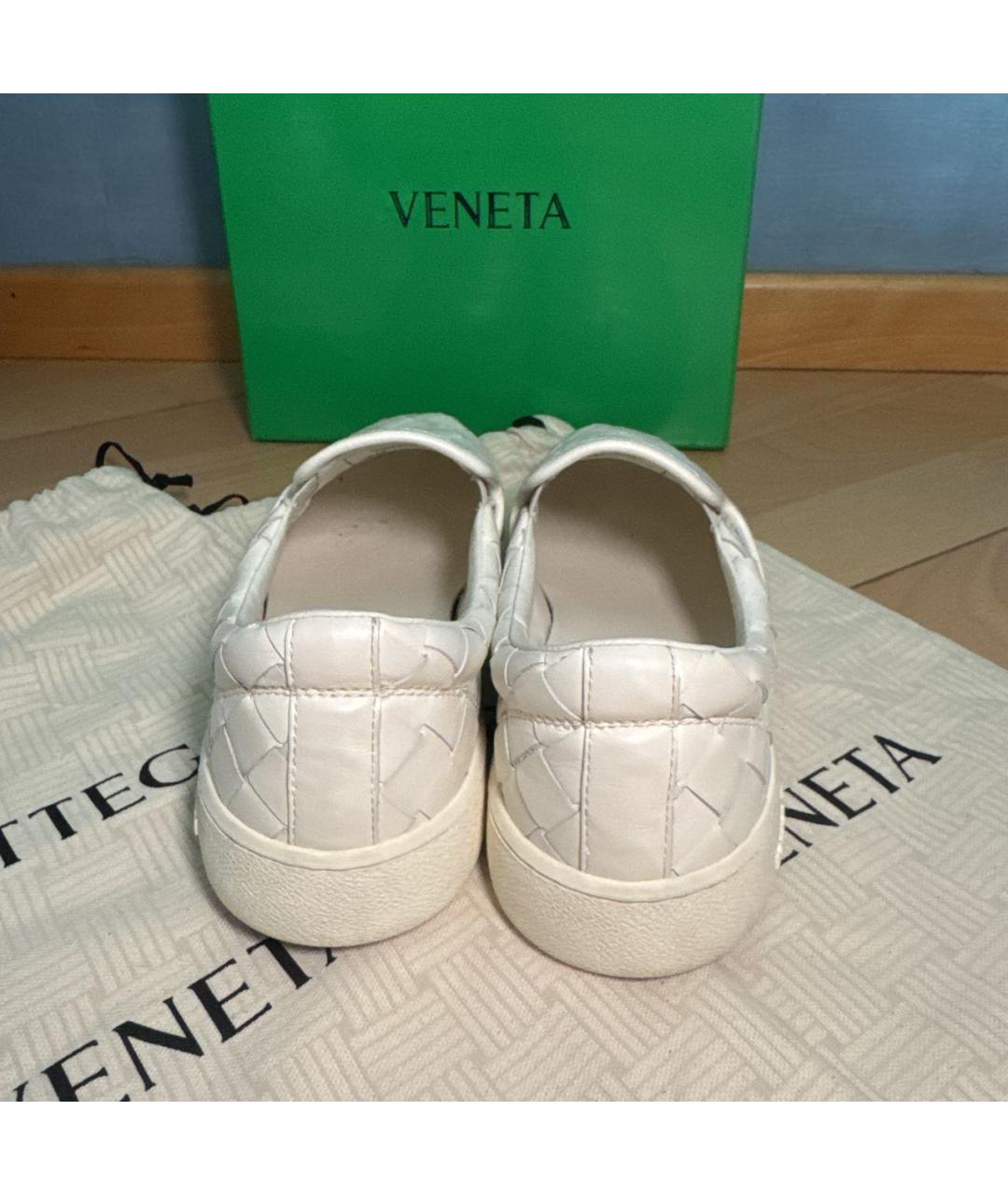 BOTTEGA VENETA Белые кожаные слипоны, фото 5