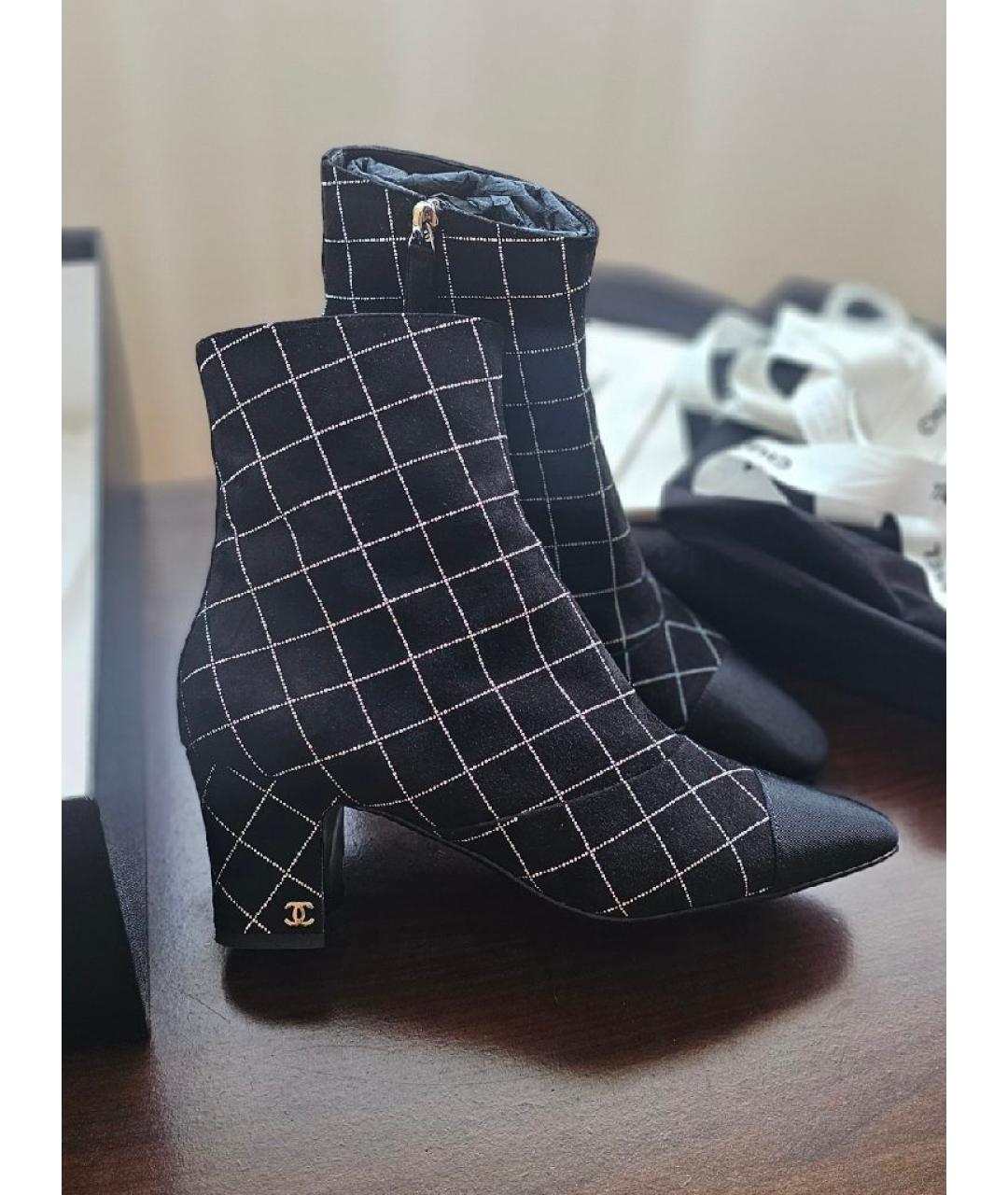 CHANEL Черные замшевые ботильоны, фото 10