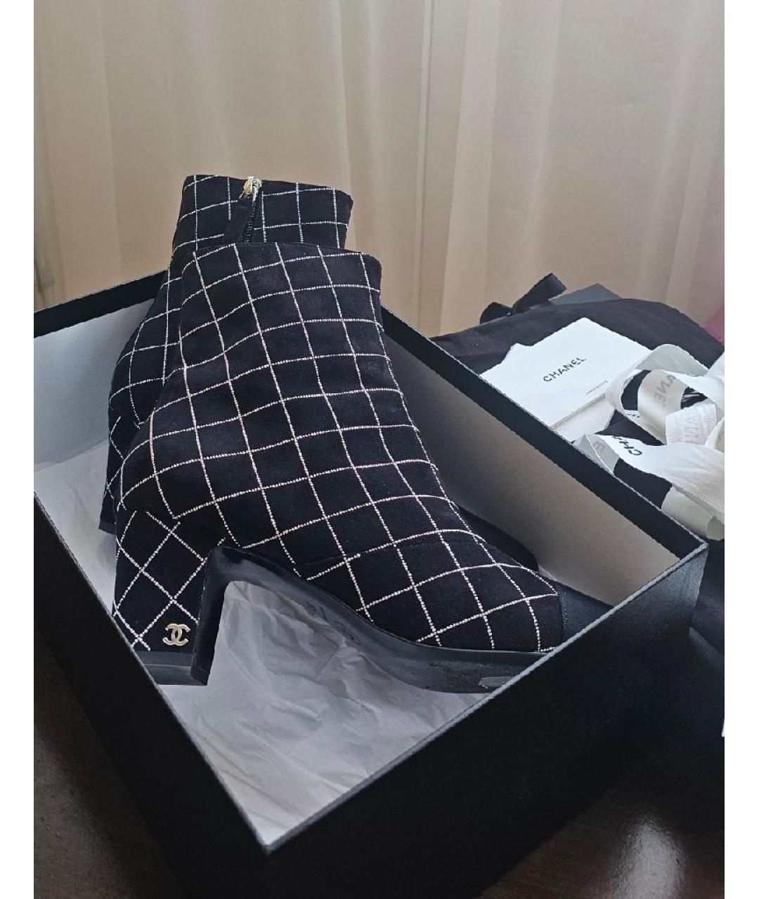 CHANEL Черные замшевые ботильоны, фото 9