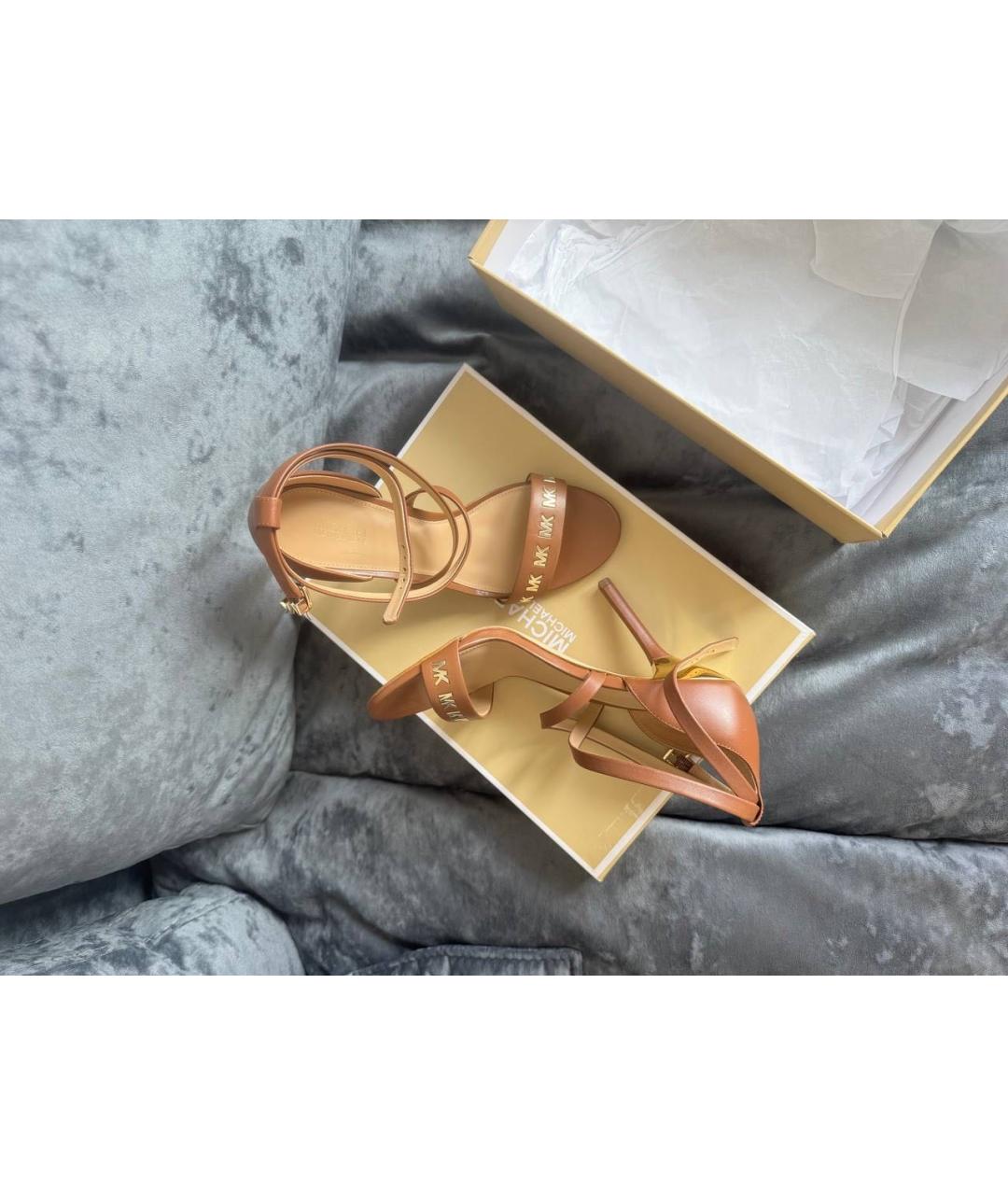 MICHAEL KORS Бежевые кожаные босоножки, фото 6