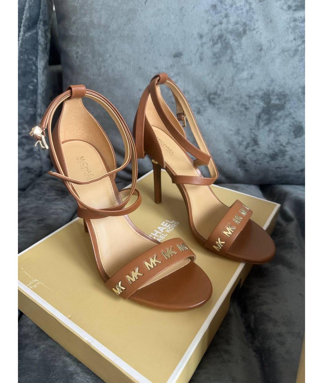 MICHAEL KORS Бежевые кожаные босоножки, фото 7
