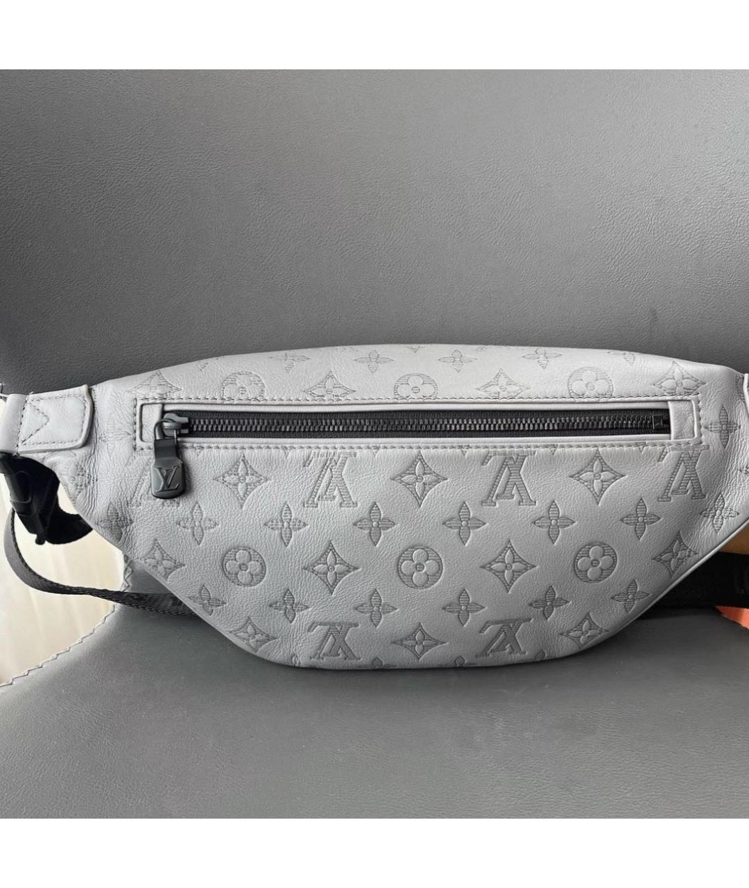 LOUIS VUITTON Серая поясная сумка, фото 3