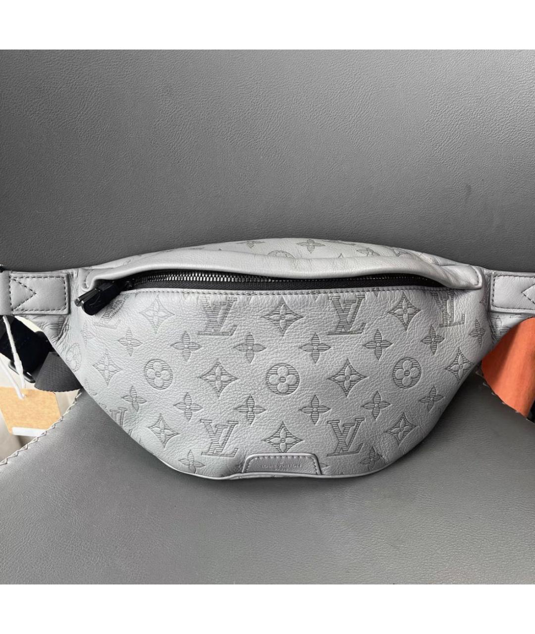 LOUIS VUITTON Серая поясная сумка, фото 2