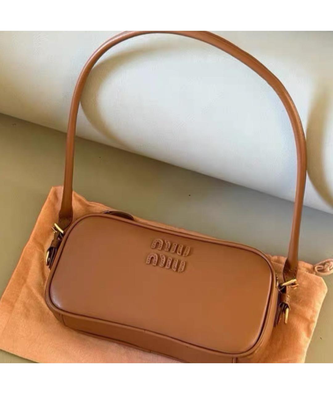 MIU MIU Коричневая кожаная сумка через плечо, фото 2