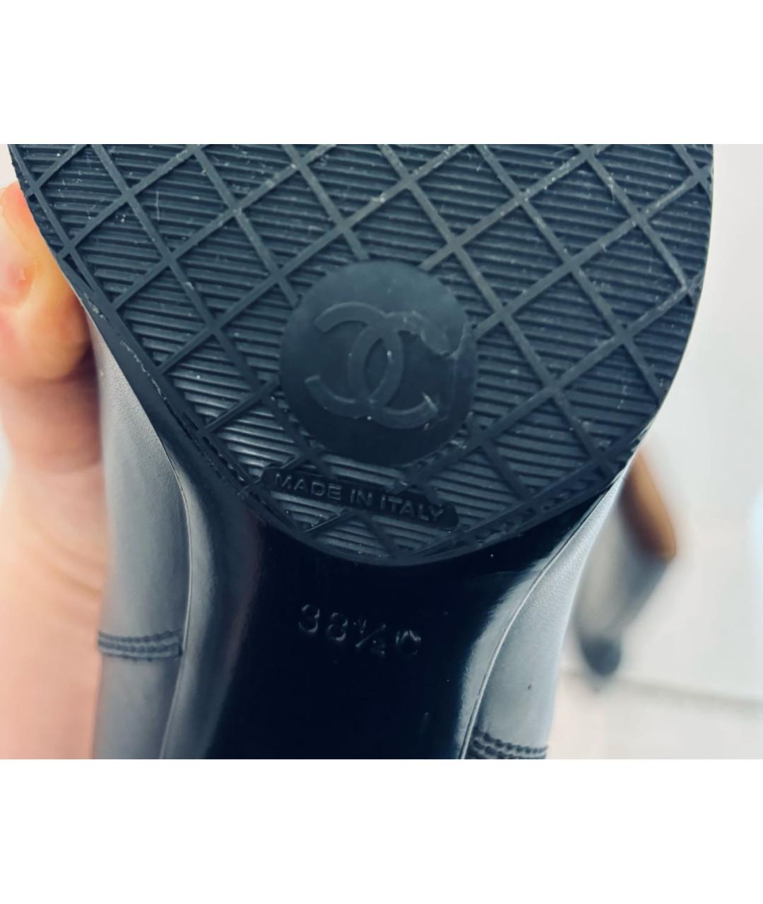 CHANEL Черные кожаные сапоги, фото 5