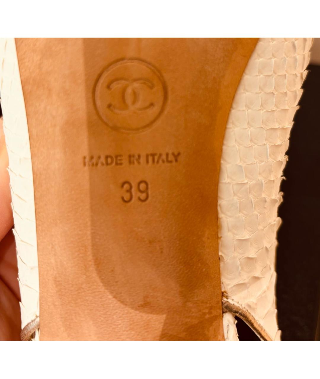 CHANEL Белые туфли из экзотической кожи, фото 6